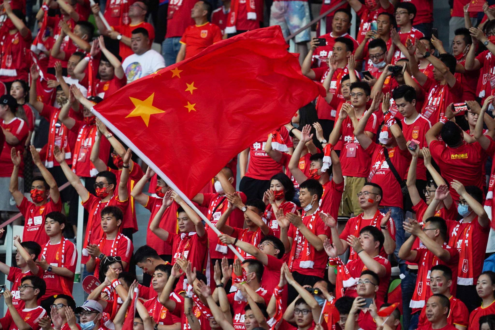中国足球选手在国际比赛中大获全胜