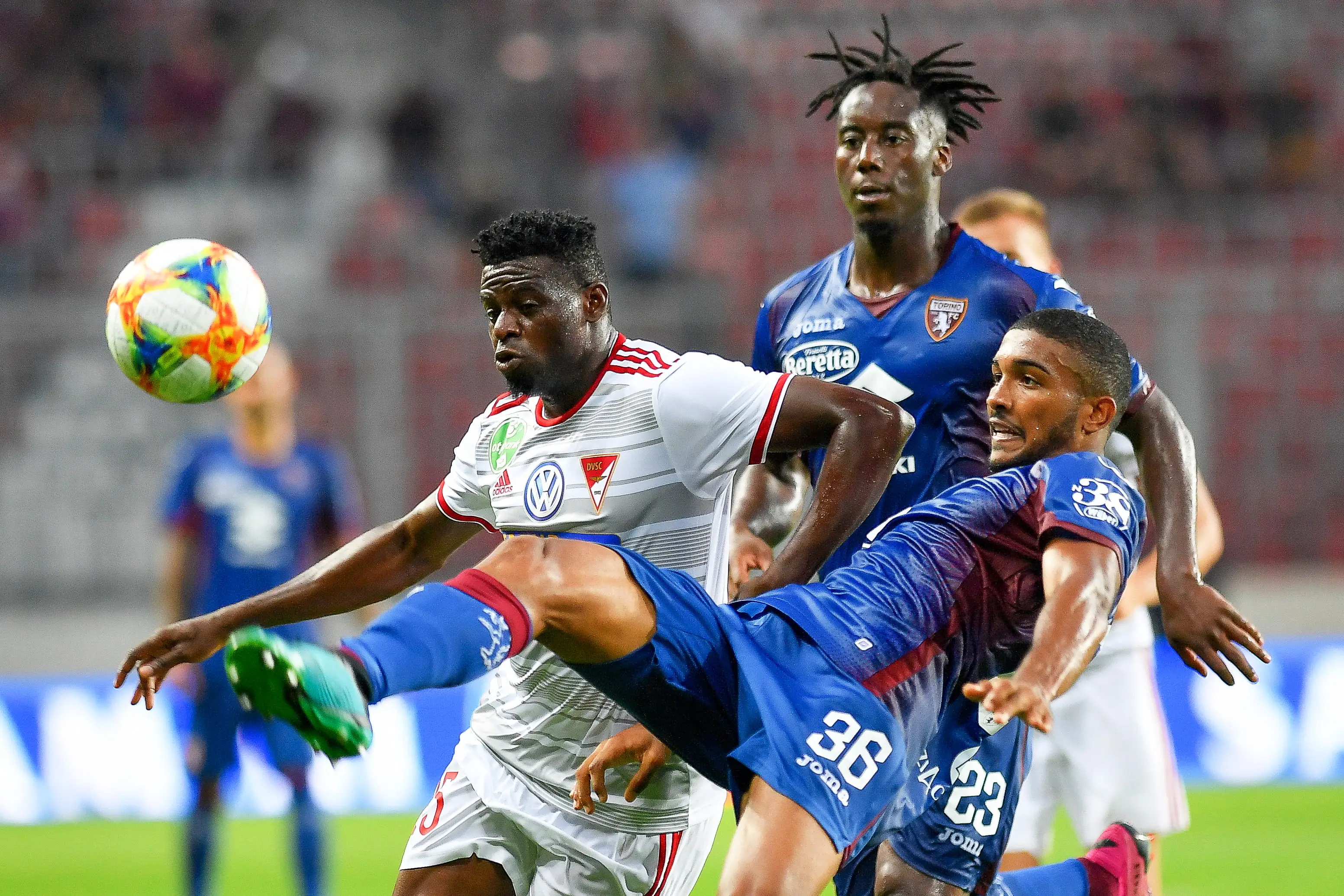 关于阿尔及利亚足球联赛震撼人心狂热燃烧的信息 关于阿尔及利亚足球联赛震撼人心狂热燃烧的信息