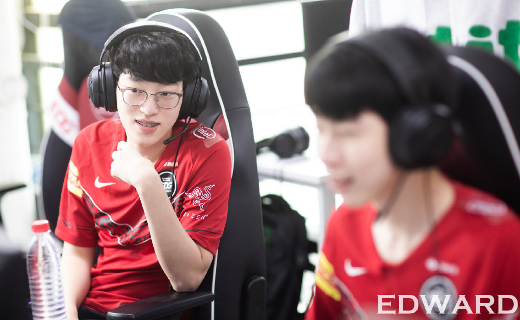 关于法国险胜荷兰，Scout团战一打五激烈交锋全球总决赛，锁定晋级资格的信息